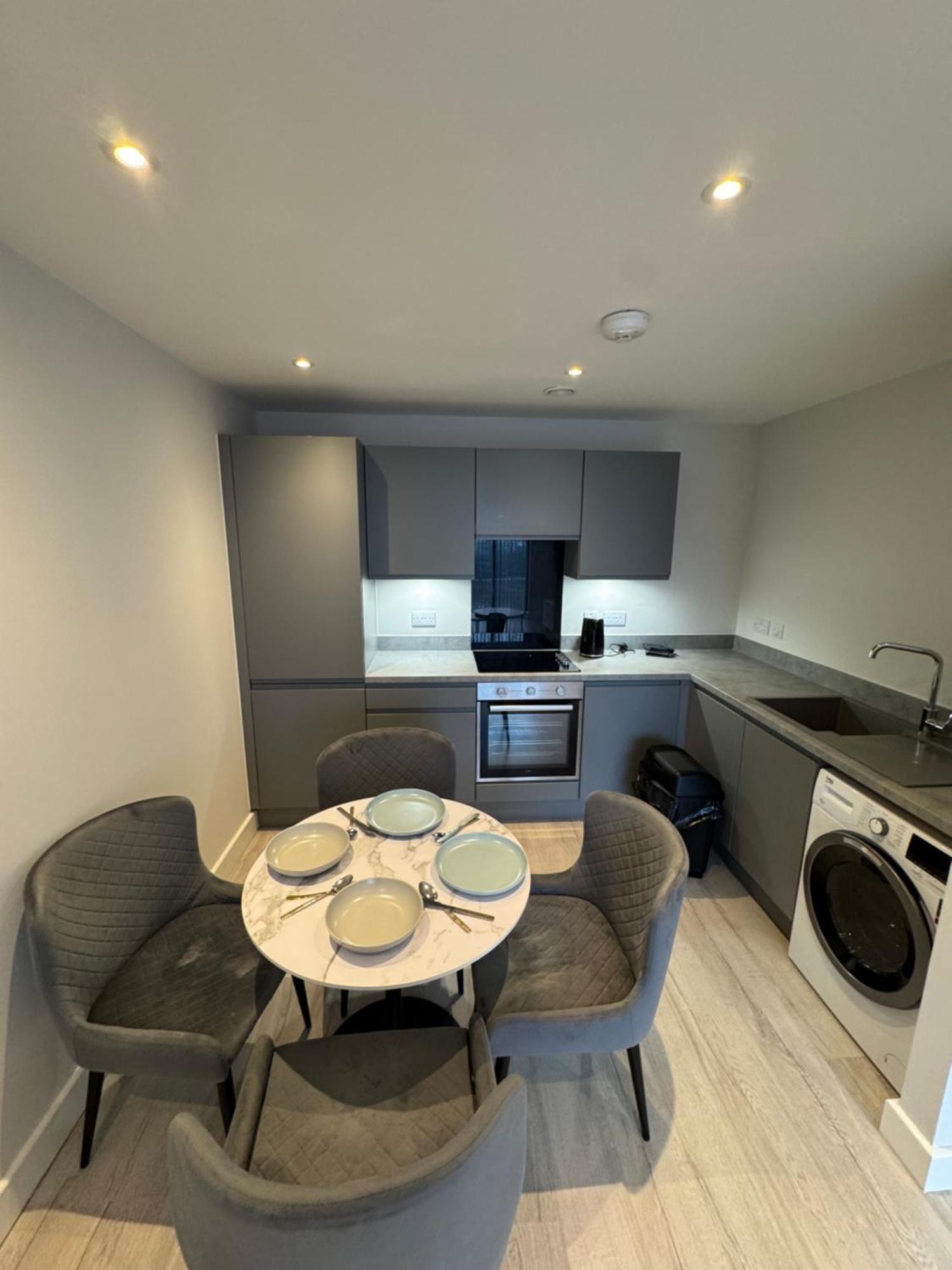 Regent Plaza Apartment Manchester Exterior photo